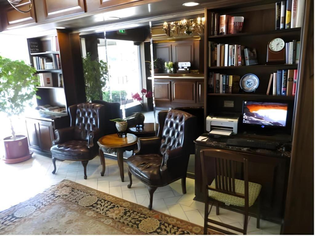 Hilgard House Westwood Village Los Angeles Extérieur photo